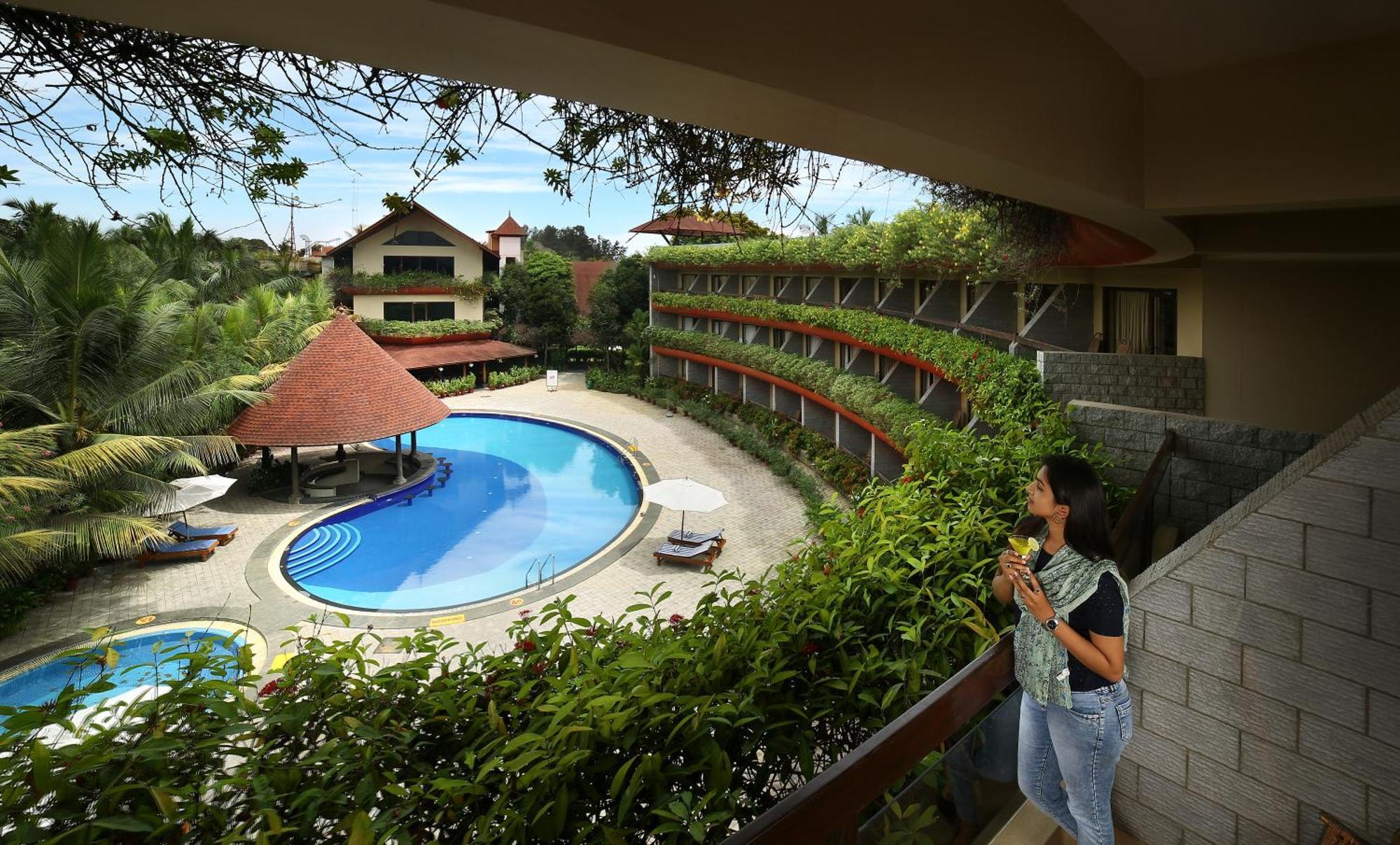 Uday Suites - The Airport Hotel Thiruvananthapuram Exterior foto