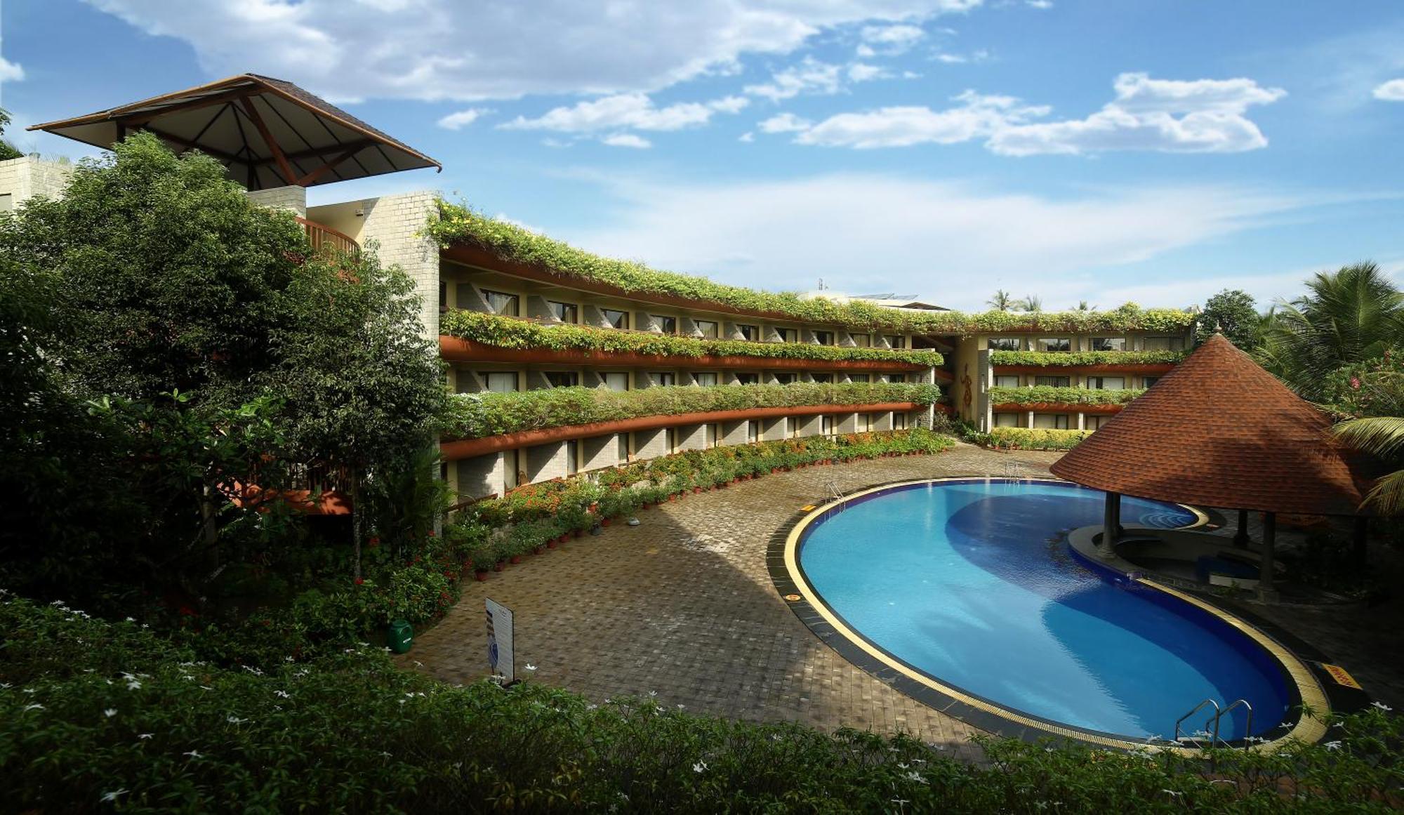 Uday Suites - The Airport Hotel Thiruvananthapuram Exterior foto